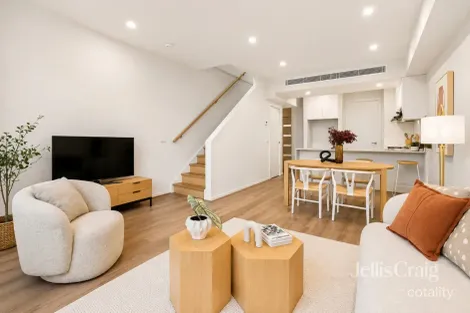 Property photo of 45 Ironbark Crescent Ivanhoe VIC 3079