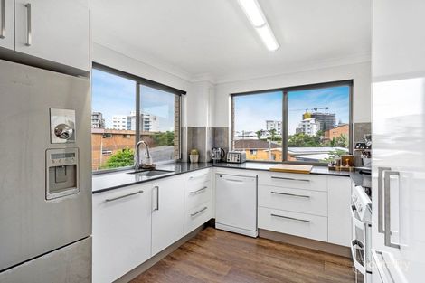 Property photo of 7/8 Nyrang Avenue Palm Beach QLD 4221