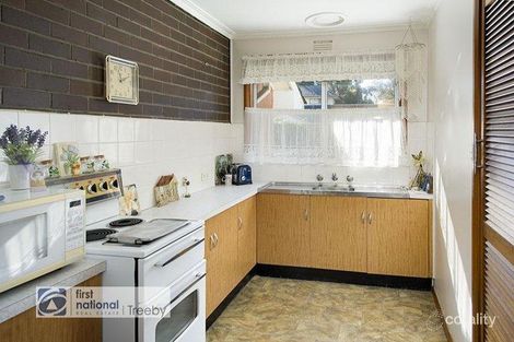 Property photo of 5 Lena Grove Ringwood VIC 3134