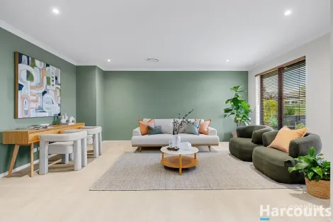 Property photo of 38 Swiftwing Close Chisholm NSW 2322