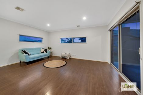 Property photo of 23 Elmtree Crescent Clyde North VIC 3978