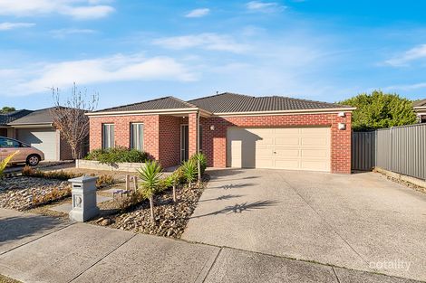 Property photo of 23 Perry Circuit Cranbourne North VIC 3977