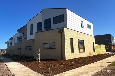 28 Monterey Loop, Clyde, VIC 3978