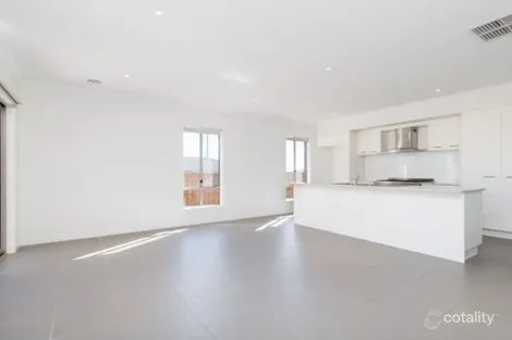 27 Hartland Dr, Cranbourne North, VIC 3977