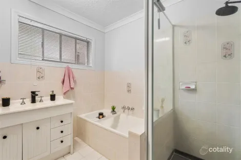 Property photo of 27 Pappas Way Carrara QLD 4211