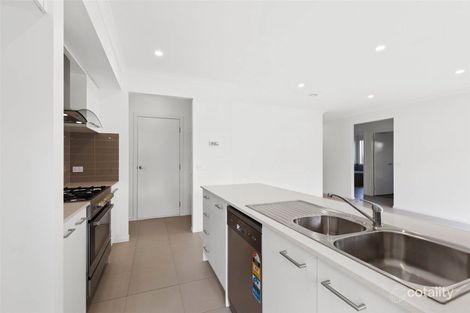 Property photo of 17 Houston Drive Thornhill Park VIC 3335