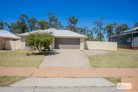 Property photo of 8 Acacia Drive Miles QLD 4415