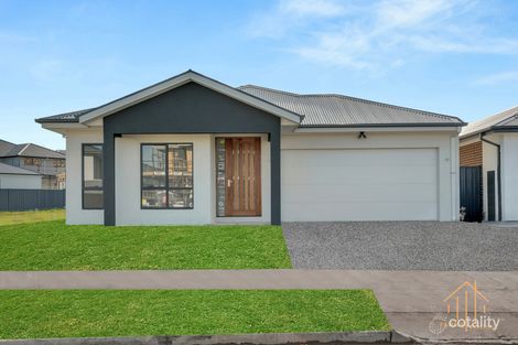 71 Borthwick Pde, Clyde North, VIC 3978