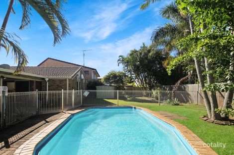 8 Wyanda Dr, Bokarina, QLD 4575