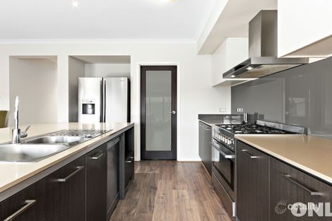 Property photo of 9 Gillingham Crescent Clyde North VIC 3978