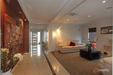 Property photo of 28 Olive Road Devon Meadows VIC 3977