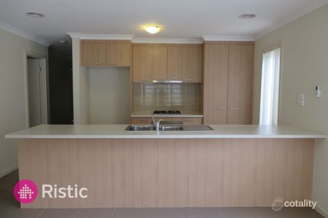 Property photo of 11 Peak Crescent Doreen VIC 3754
