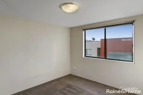 Property photo of 15A/17 Uriarra Road Queanbeyan NSW 2620