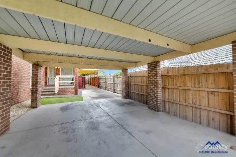 Property photo of 6 Mahon Crescent Narre Warren VIC 3805