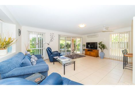 Property photo of 4/218 Central Street Labrador QLD 4215
