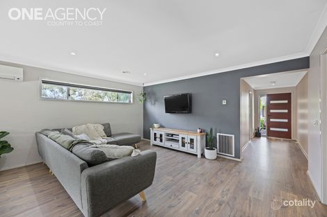 Property photo of 30 Pepper Crescent Drouin VIC 3818