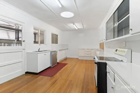 Property photo of 9 Leslie Street Mooroobool QLD 4870