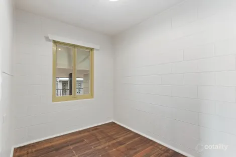 Property photo of 9 Leslie Street Mooroobool QLD 4870