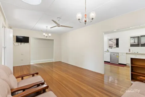Property photo of 9 Leslie Street Mooroobool QLD 4870