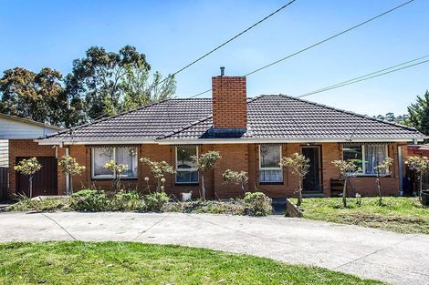 24 Felix Gr, Mooroolbark, VIC 3138