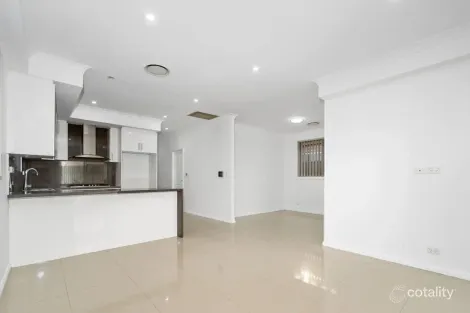 Property photo of 8B Minnamurra Circuit Prestons NSW 2170