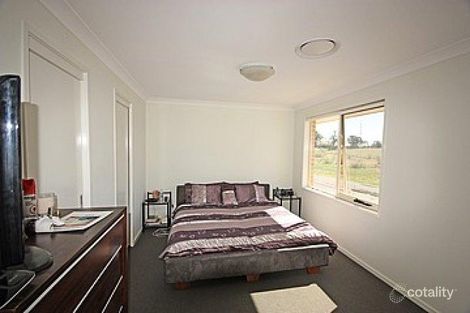 Property photo of 24 Liz Kernohan Drive Elderslie NSW 2570