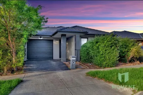 Property photo of 16 Battery Road Point Cook VIC 3030