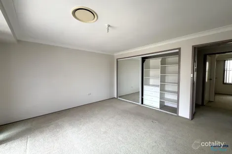 Property photo of 30 Banks Drive St Clair NSW 2759
