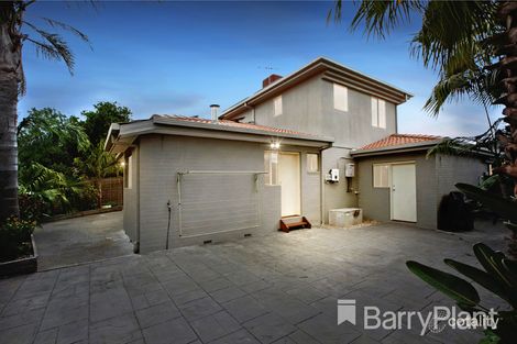 Property photo of 11 Pleasant Close Mill Park VIC 3082