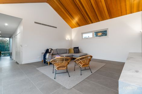 Property photo of 2/5 Normanby Crescent Deakin ACT 2600