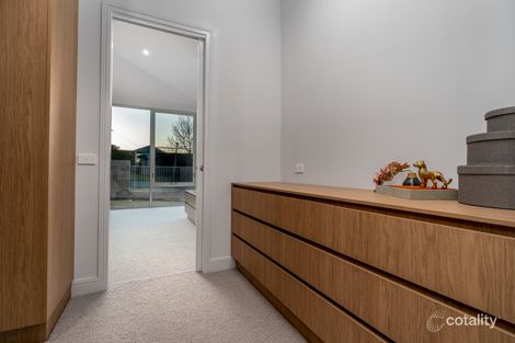 Property photo of 2/5 Normanby Crescent Deakin ACT 2600