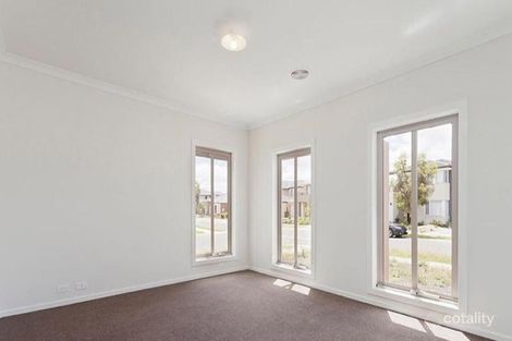 Property photo of 28 Penshurst Avenue Williams Landing VIC 3027
