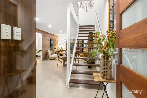 30/28 STACKPOLE ST, WISHART, QLD 4122