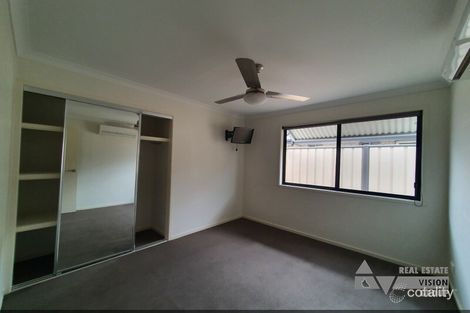 Property photo of 2/17 Newman Drive Emerald QLD 4720