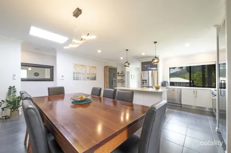 Property photo of 34 Parker Road Cannonvale QLD 4802