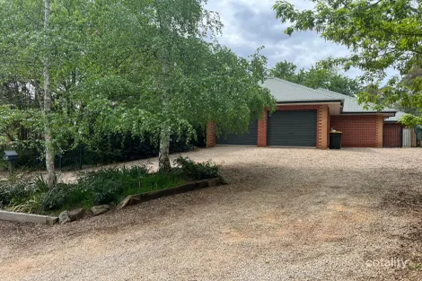 8 Lachlan Ct, Bright, VIC 3741