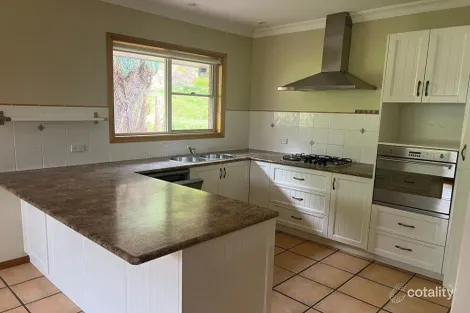 Property photo of 8 Lachlan Court Bright VIC 3741