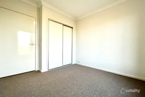 Property photo of 5 Colias Walk Tarneit VIC 3029