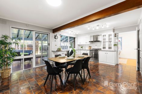 Property photo of 6 Peacock Close Mill Park VIC 3082