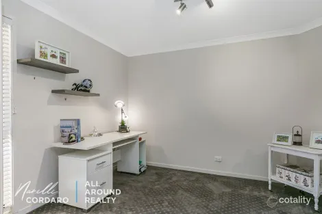 Property photo of 5 Greenwood Place Deception Bay QLD 4508