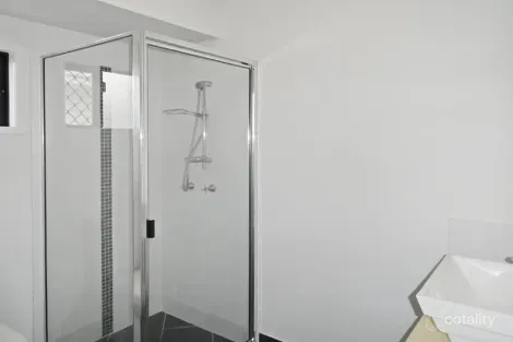 Property photo of 3 Lochern Way Bushland Beach QLD 4818