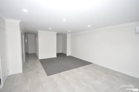 Property photo of 32 Fluent Lane Greenvale VIC 3059