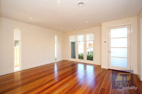 Property photo of 5 Cumberland Drive Maribyrnong VIC 3032