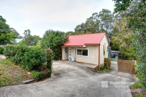 Property photo of 41 Maynes Parade Unanderra NSW 2526