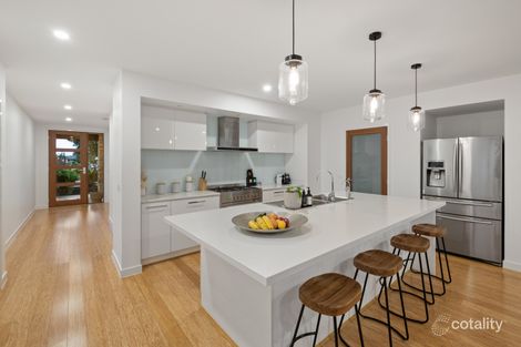 Property photo of 11 Amesbury Way Clyde North VIC 3978