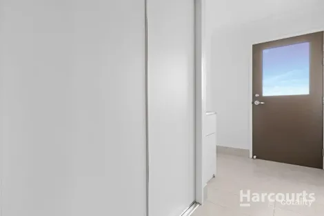 Property photo of 1 Dorrigo Court Eli Waters QLD 4655