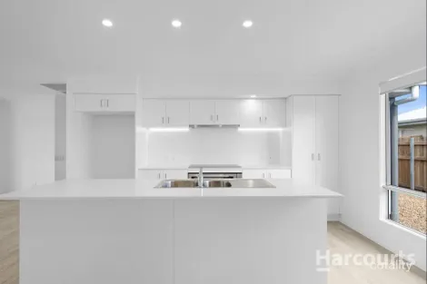 Property photo of 1 Dorrigo Court Eli Waters QLD 4655