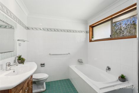 Property photo of 1 Simon Close Chittaway Point NSW 2261