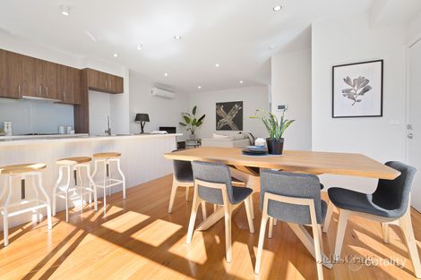 Property photo of 2/17 Linden Avenue Ivanhoe VIC 3079