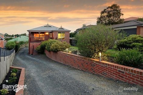 Property photo of 6 Fleming Terrace Pakenham VIC 3810